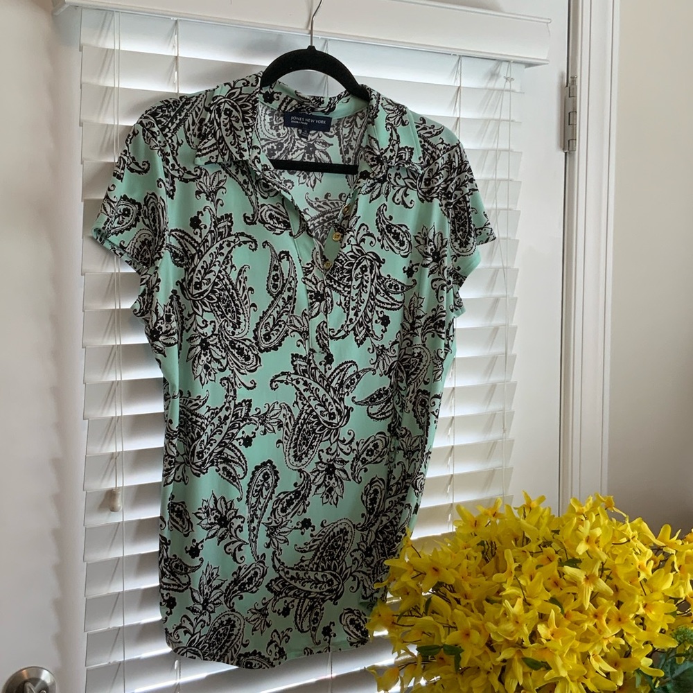 Jones New York Black and Mint Paisley Blouse